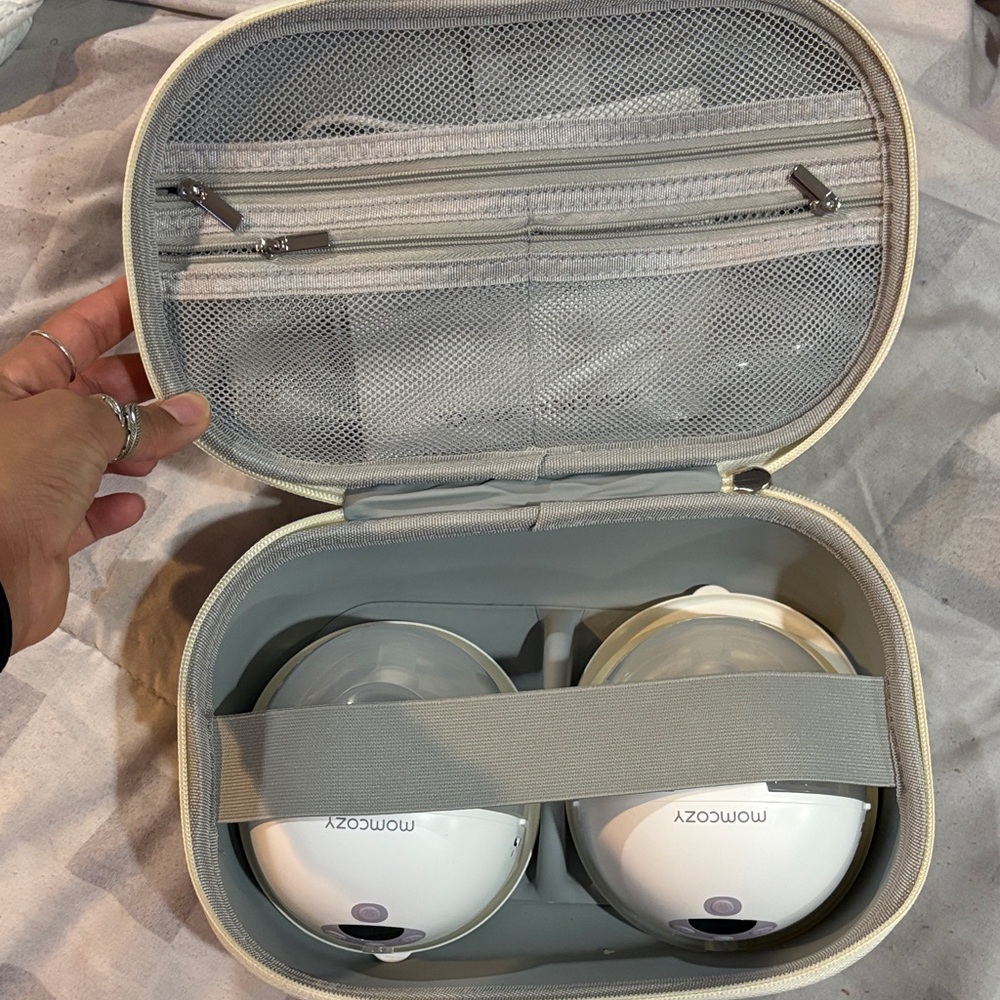 Momcozy White Travel Case for Accessories